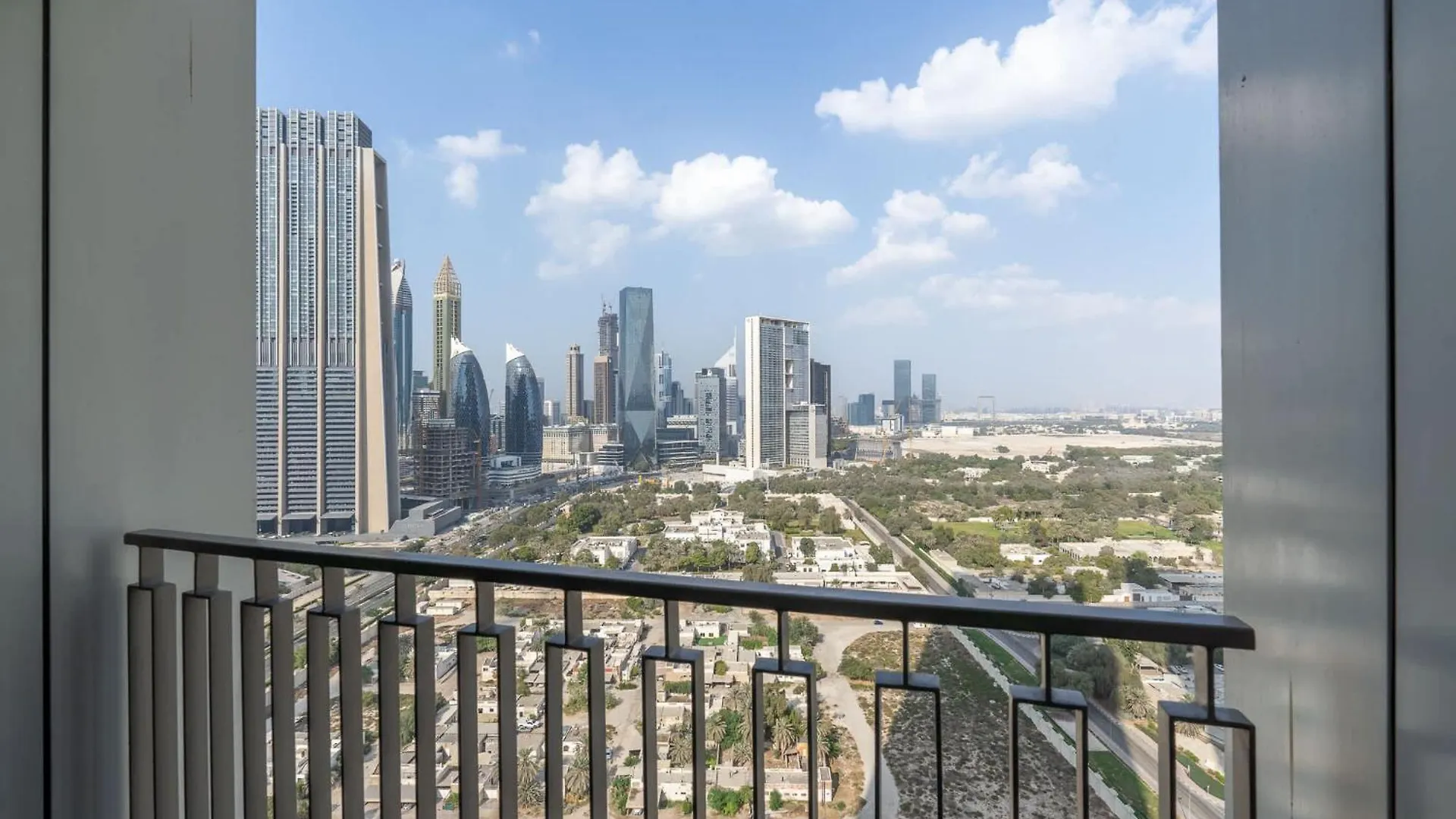 Modern 1-Bedroom Apartment Perfect For Family In Downtown With Skyline Views Dubai 0*,  United Arab Emirates