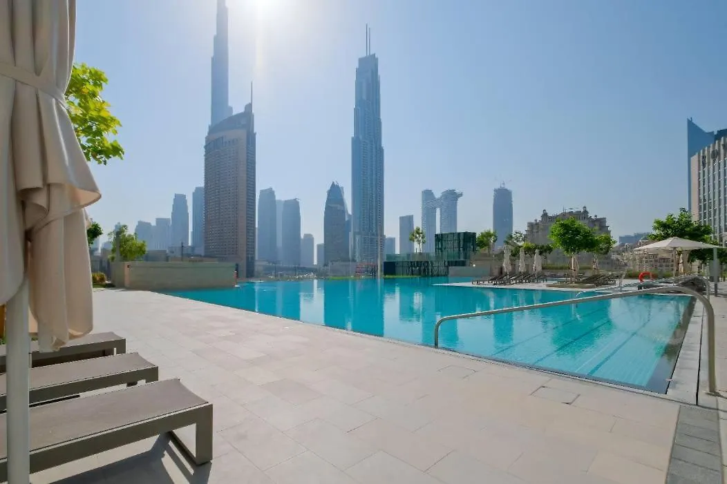 Modern 1-Bedroom Apartment Perfect For Family In Downtown With Skyline Views Dubai