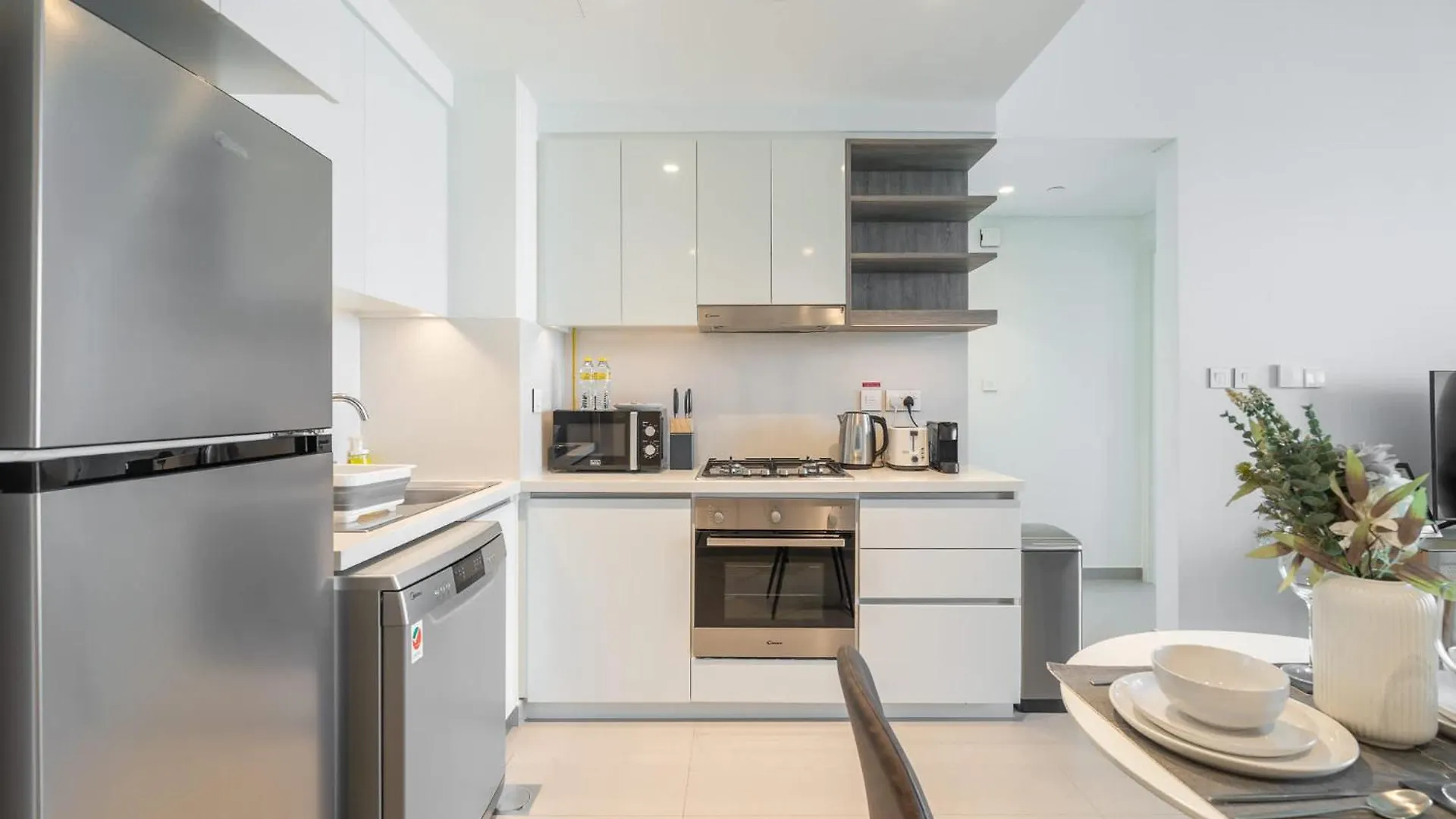 Modern 1-Bedroom Apartment Perfect For Family In Downtown With Skyline Views Dubai United Arab Emirates