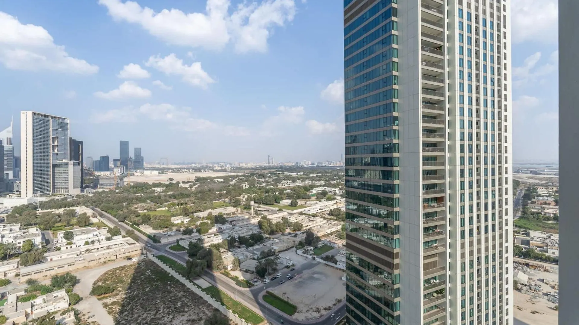 Modern 1-Bedroom Apartment Perfect For Family In Downtown With Skyline Views Dubai United Arab Emirates