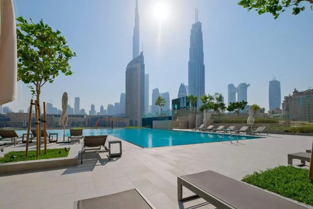 Modern 1-Bedroom Apartment Perfect For Family In Downtown With Skyline Views Dubai