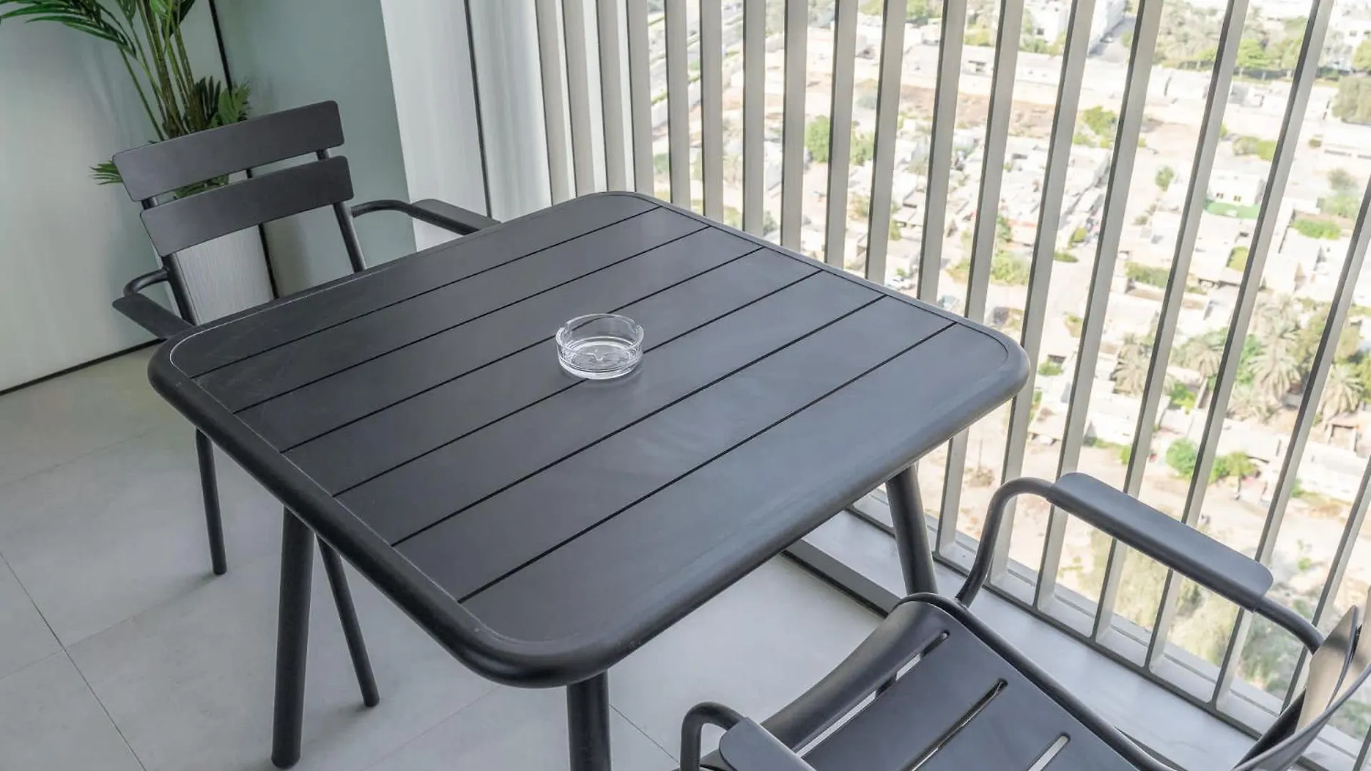 Modern 1-Bedroom Apartment Perfect For Family In Downtown With Skyline Views Dubai